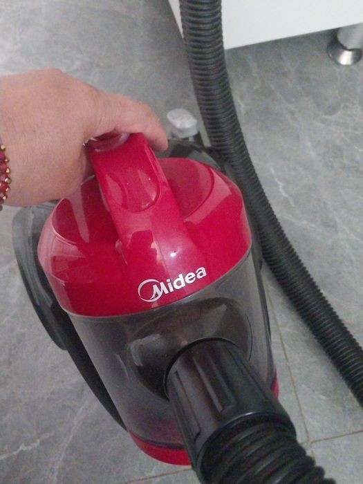Продам пылесос..
