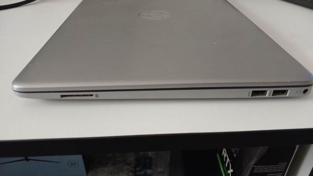 HP 2gb noutbuk .