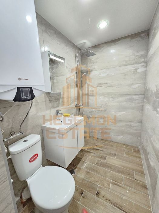 Продава се Четиристаен апартамент в Варна, Възраждане 2 - 90 кв.м за 1999 €/кв.м - Снимка #12