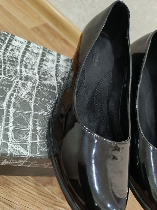 Лаковые туфли р38