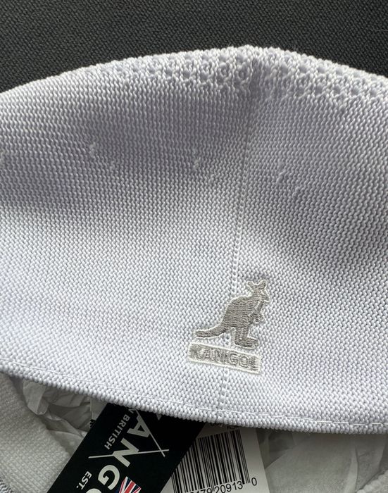 Sapca Kangol Tropic 504 Ventair Alb