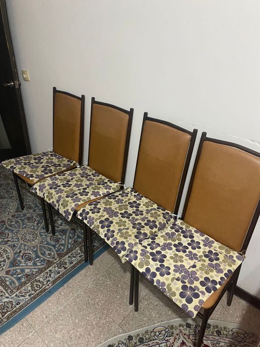 Срочно продам стулья кухонные