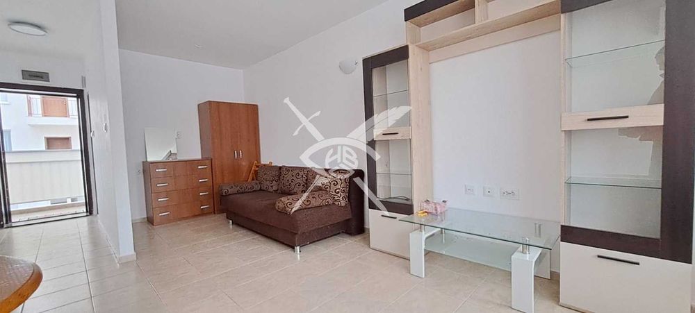 Дава се под наем Тристаен апартамент в к.к. Слънчев бряг - 67 кв.м за 75000 € - Снимка #1