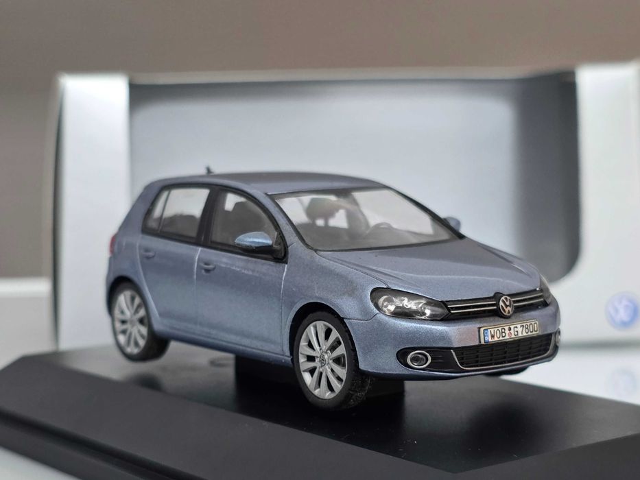 Macheta Auto 1/43 Schuco Dealer Edition VW Volkswagen Golf 2008