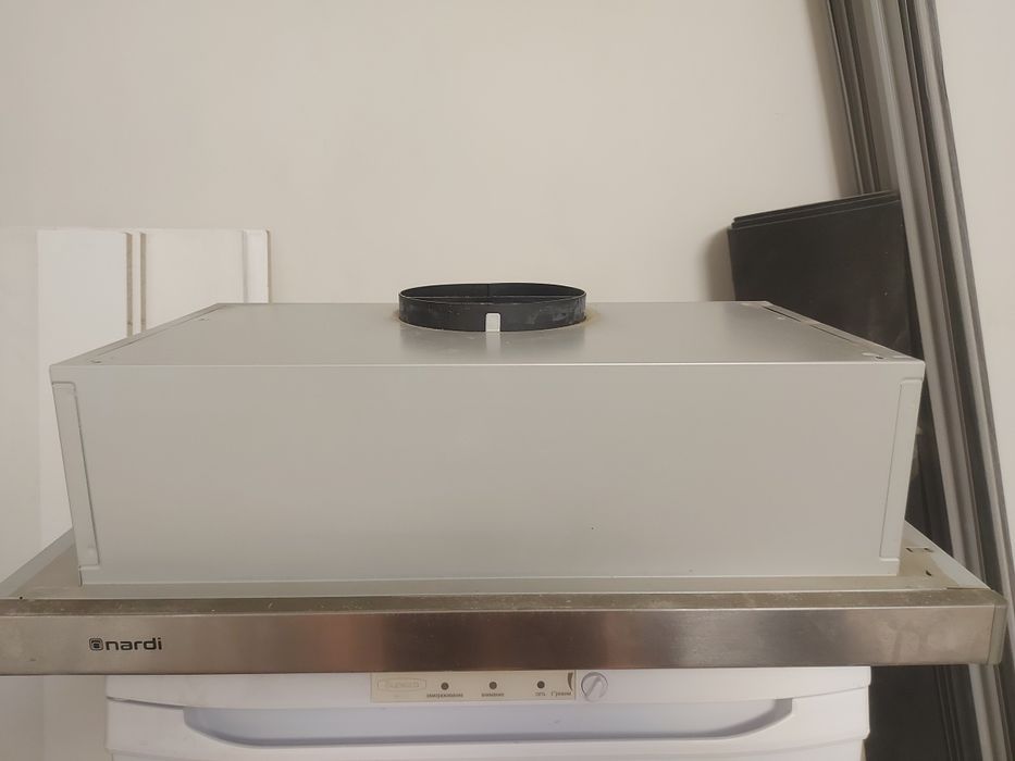 Вытяжка на кухонный гарнетур