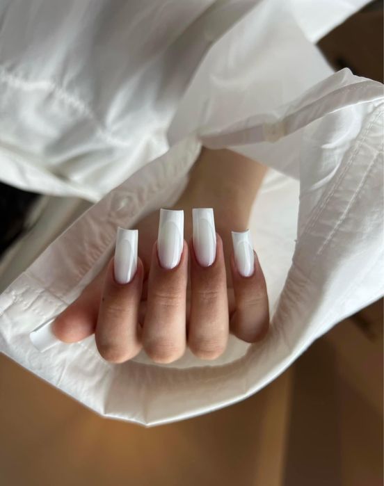 Manichiura/unghii gel/semi/pedi/pensat la locatie sau la domiciliu dv.