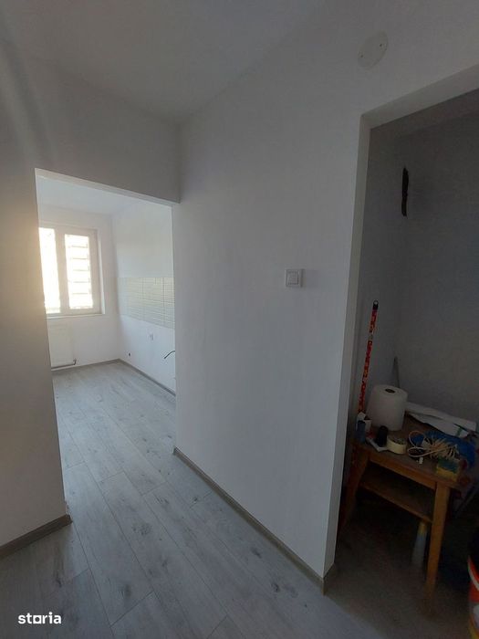 Piața Rogerius- 2 cam renovat, et.2 cu lift