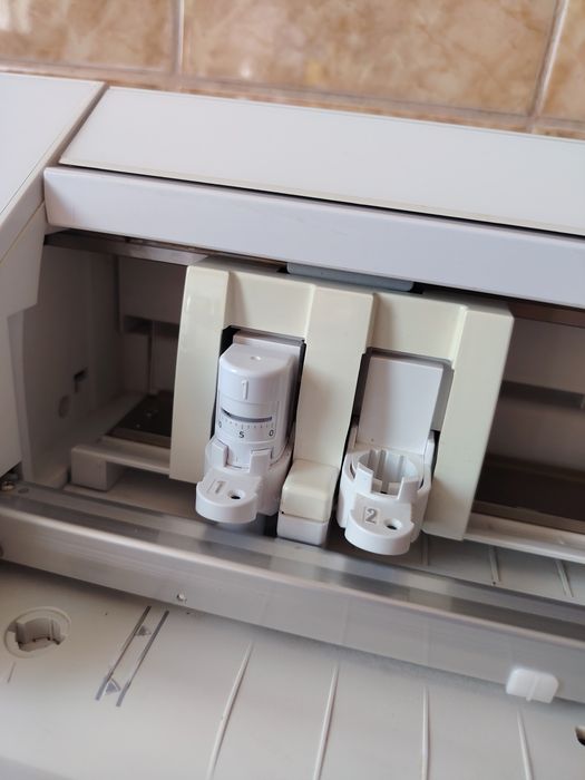 Cutter plotter Silhouette Cameo Pro – perfect funcțional +Kit accesorii