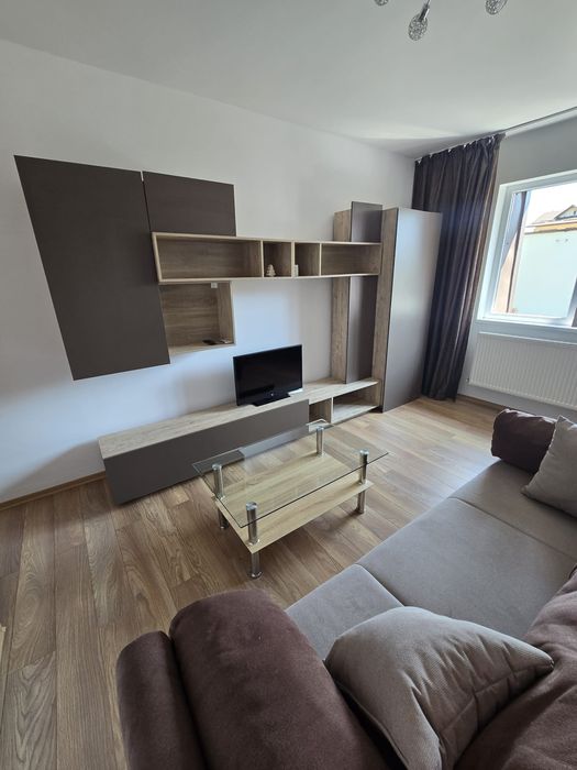 Proprietar garsoniera Militari Residence