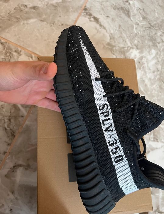 Adidași Yezzy 42