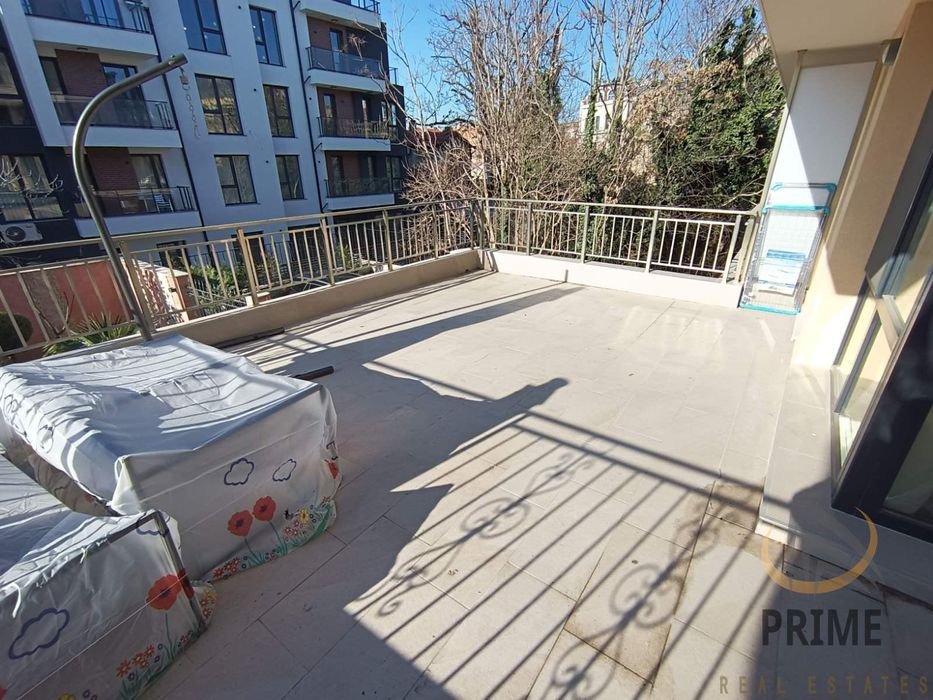 Дава се под наем Двустаен апартамент в Бургас, Център - 80 кв.м за 1000 € - Снимка #7