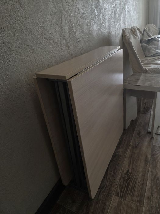 Продам стол кухонный