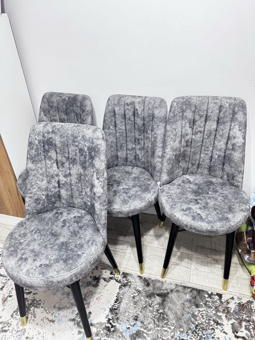 Продам стол со стулями