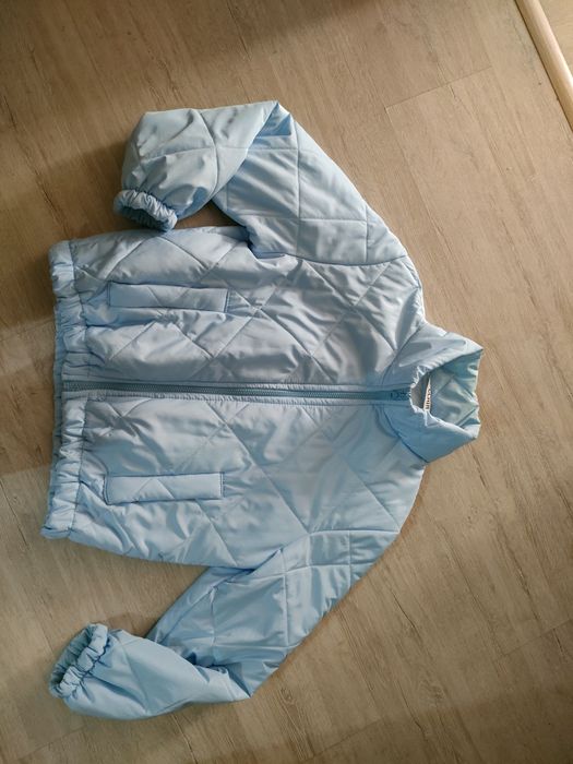 Курточка S в новом состоянии