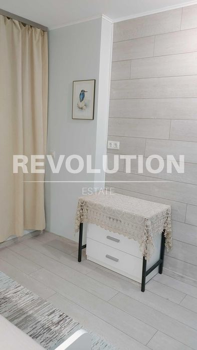 Дава се под наем Едностаен апартамент в Варна, Колхозен пазар - 32 кв.м за 360 € - Снимка #2