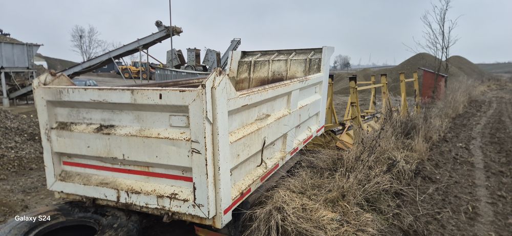 Vând bena basculabila iveco man