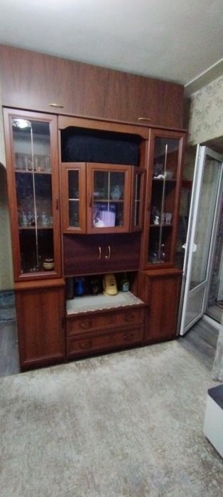 Продам сервант б/у