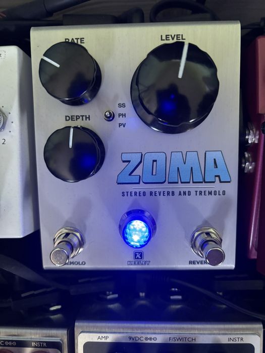KEELEY ZOMA Stereo Reverb and Tremolo