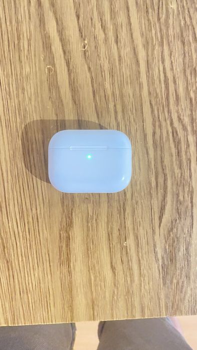 Vand carcasa cu casca dreapta airpods pro 3