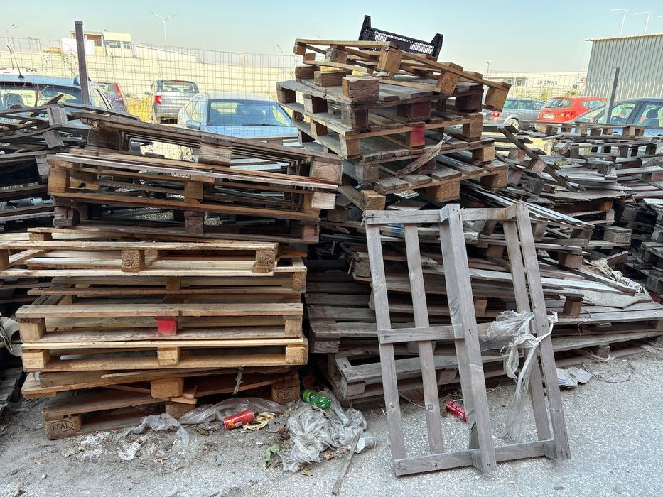 Счупени палети за отопление