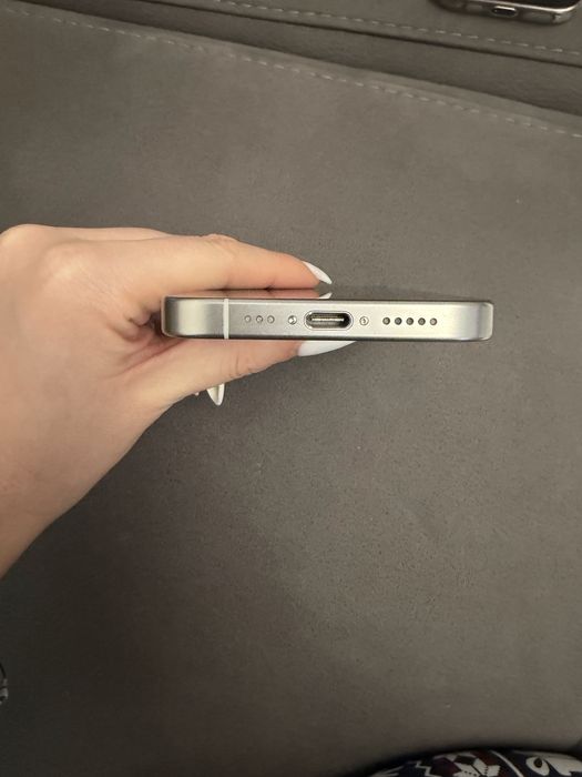 Iphone 15 pro, 128 GB, без забележки