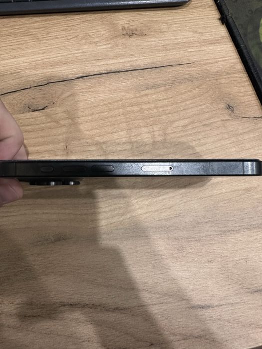 Продам iphone 15pro 128gb