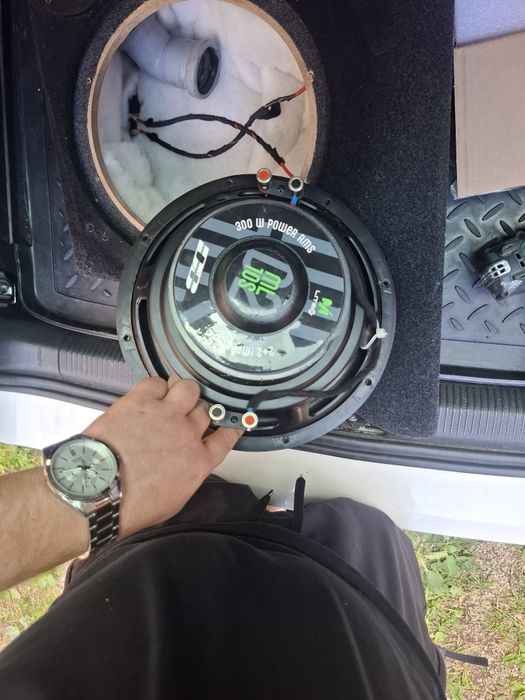 Cutie subwoofer dedicata Vw passat b6/b7