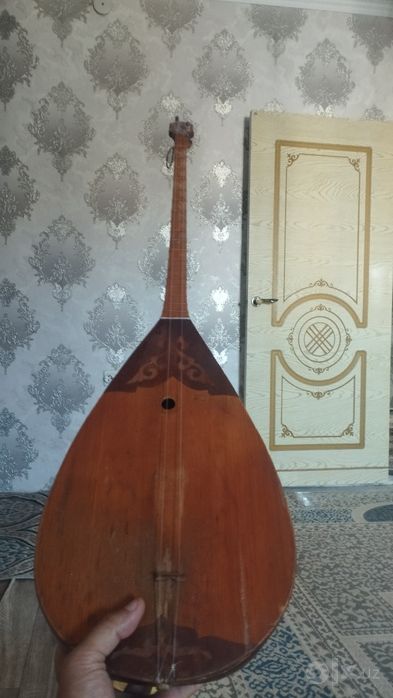 Dombira satiladi taza