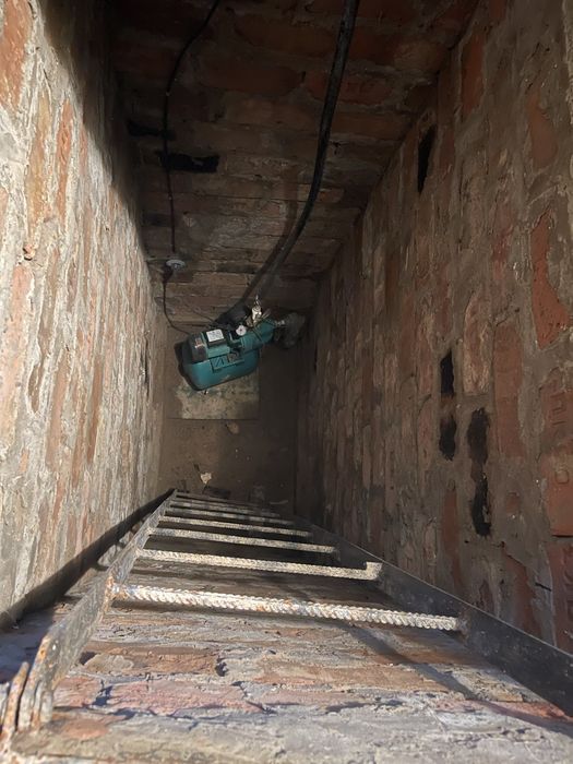 Продам 7 соток в городе — дом + недострой под ваши идеи