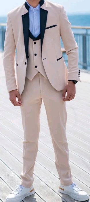 Костюми  офицялни