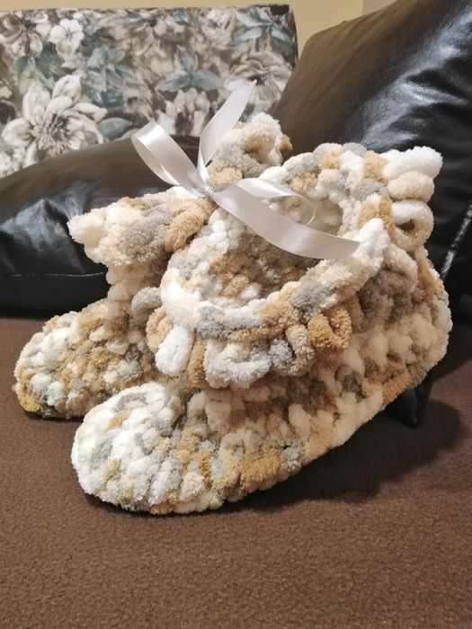 Топли и пухкави домашни боти, изплетени с пръсти!