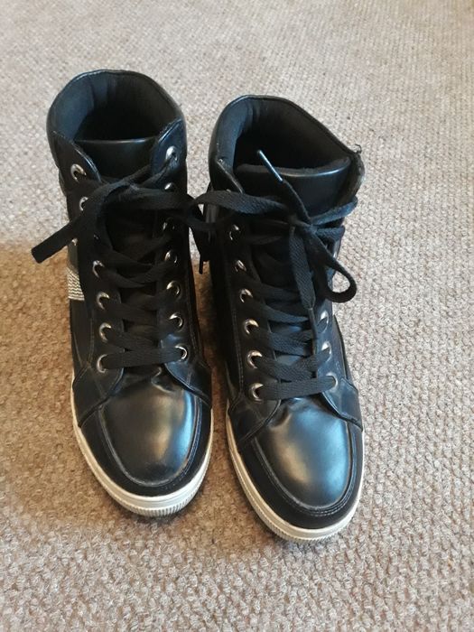 Продам ботинки-кроссовки