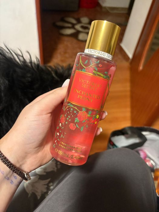 Spray uri victoria secret