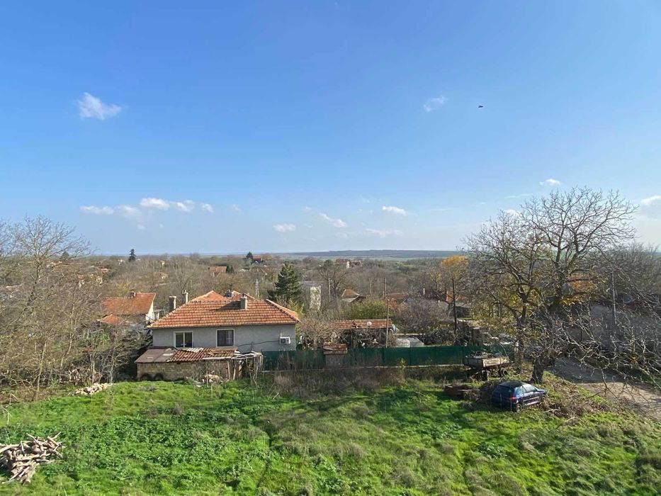 3-стаен НАЕМ/ с. Ветрино / Обзаведен/ 300 евро. мес НОВ