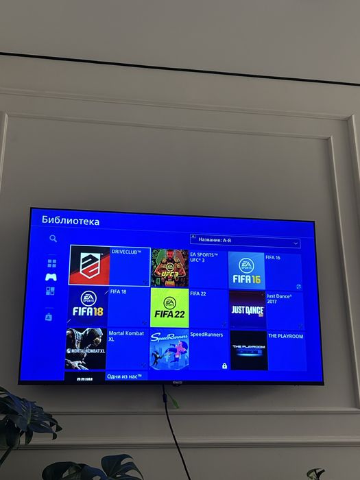 Продаю PlayStation 4 срочно!!!