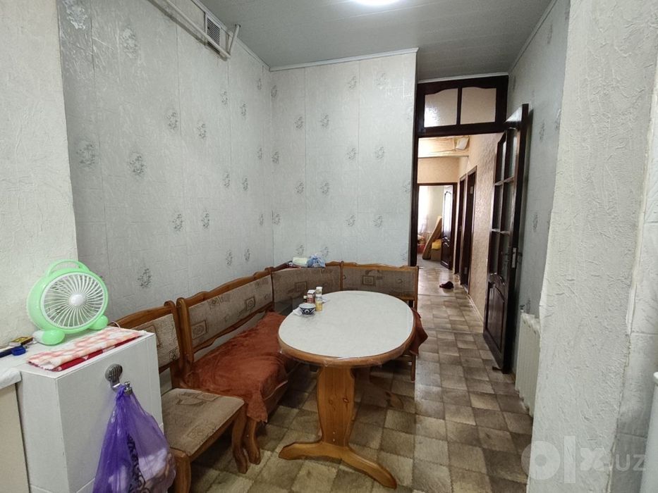 Продаётся 3х комнатная.Феруза,Гинекология,221 школа,70м2,Ипотека есть.
