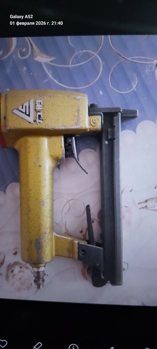 Степлер мебельный