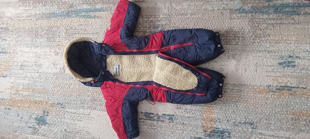 Продам 2 детских комбинезона на мальчика