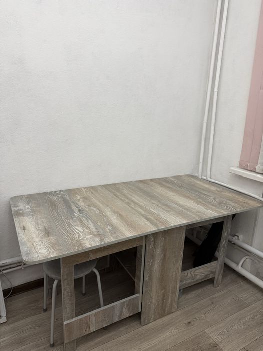 Продам стол книжка