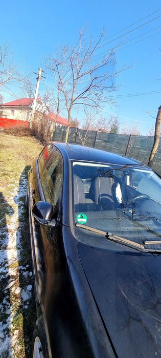 Golf 5 1.6  bezina pentru piese dar se poate si repara