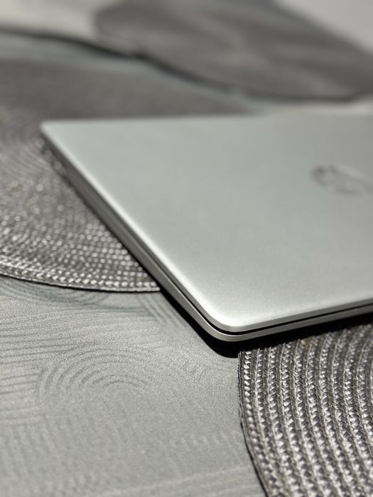 Hp 15s ryzen 5 8gb ram 512ssd impecabil