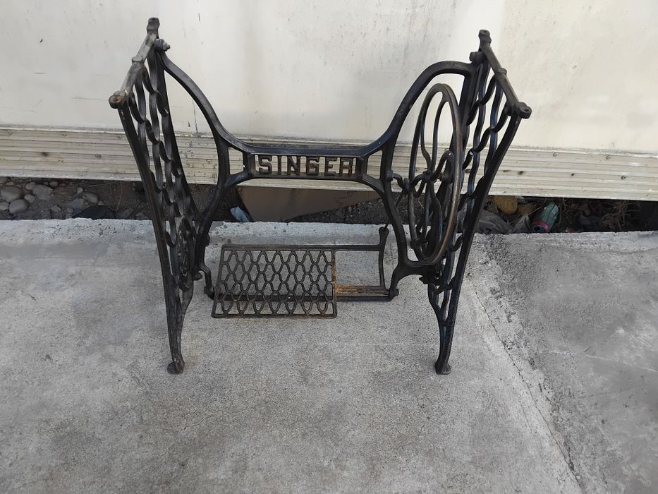 Крака от шевна машина сингер