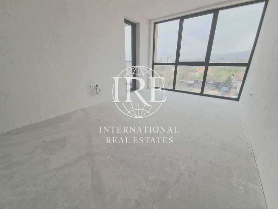 Продава се Четиристаен апартамент в Варна, Бриз - 156 кв.м за 1239 €/кв.м - Снимка #4