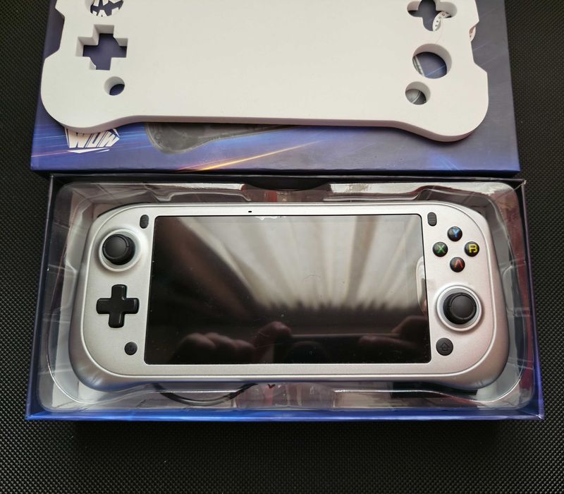 WOW Model J55 64GB преносима игрална конзола