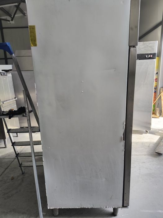 Хладилен шкаф -- 18 -- 22 градуса; 2021 година