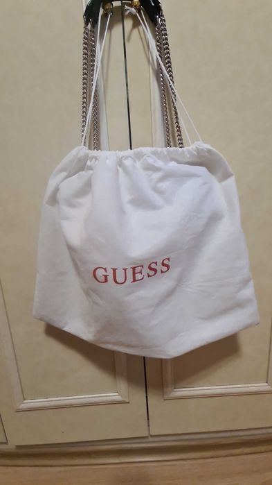 Дамска чанта GUESS