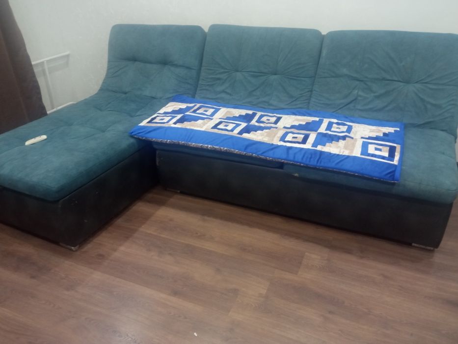 Продам Б/у диван