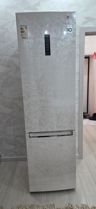 Продам холодильник