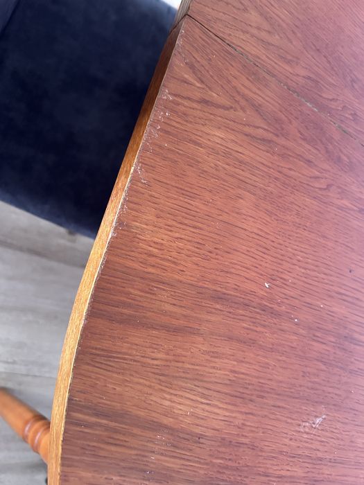 Трапезна маса със столове