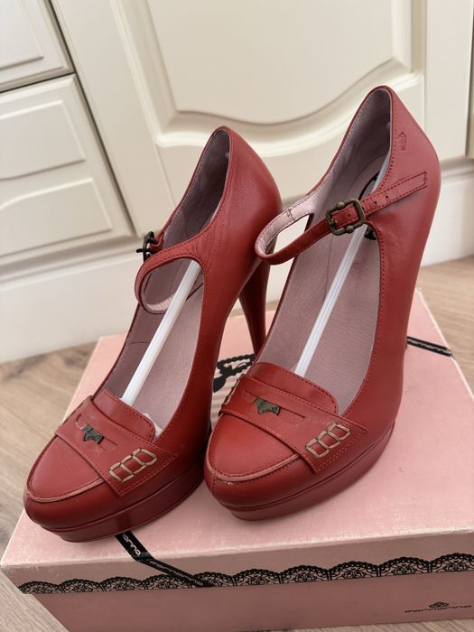 Дамски обувки на ток Fornarina – естествена кожа,нови